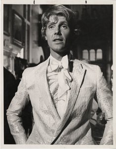 James Fox színész Mr Fish kabátjában, 1968